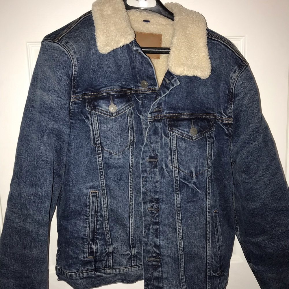American eagle sherpa Jean jacket